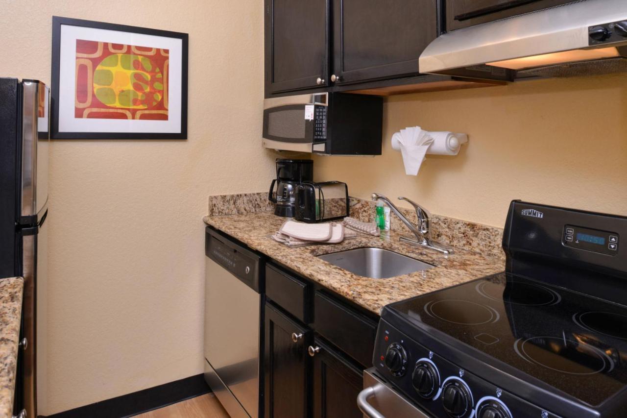 Candlewood Suites Miami Lakes By Ihg Bagian luar foto