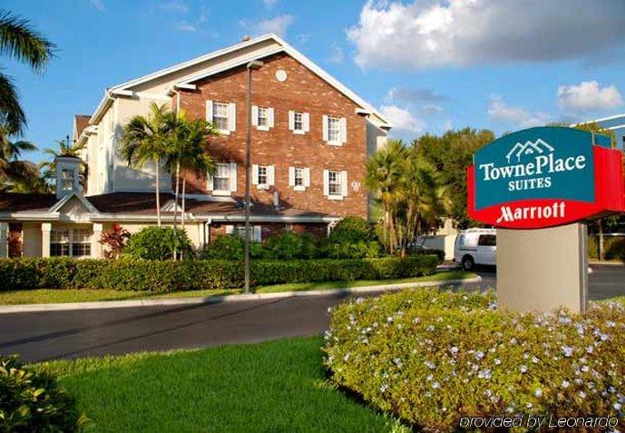 Candlewood Suites Miami Lakes By Ihg Bagian luar foto