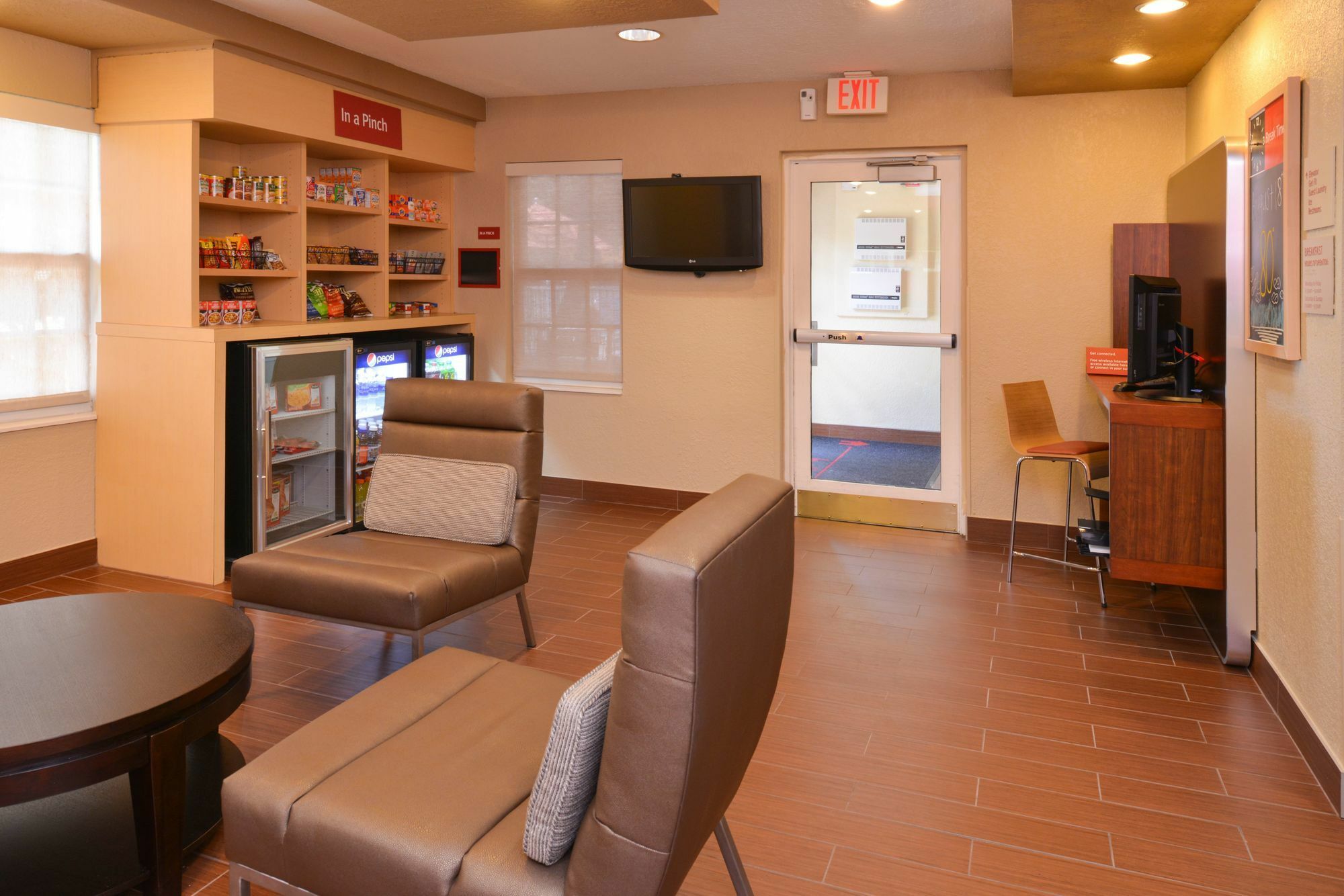 Candlewood Suites Miami Lakes By Ihg Bagian luar foto