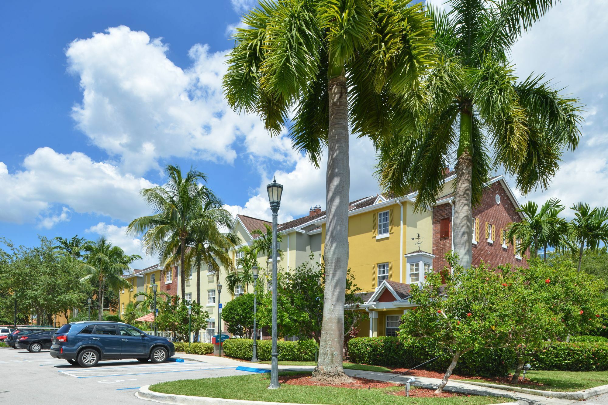Candlewood Suites Miami Lakes By Ihg Bagian luar foto